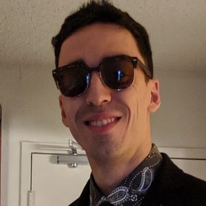 Meet your Posher, Aaron